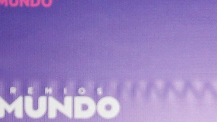 Daniel Sarcos en Premios Tu Mundo | Mezcalent