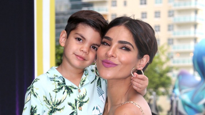 Alejandra Espinoza y su hijo Matteo | Mezcalent