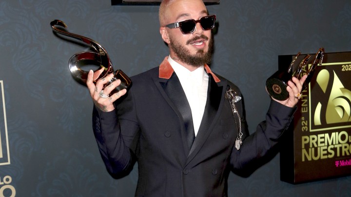 J Balvin acepta que aprendió una lección | Mezcalent