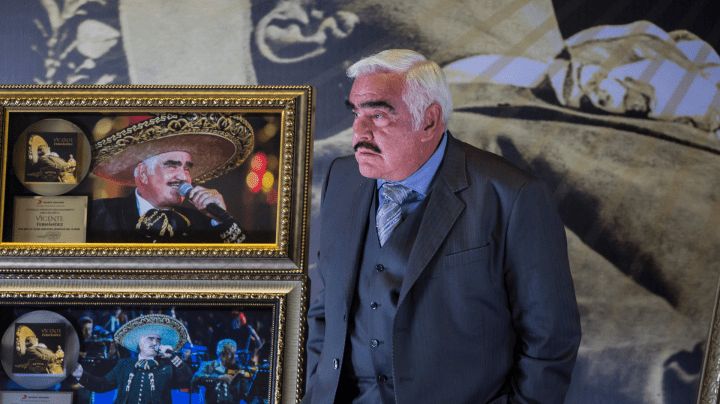 Vicente Fernández/ (Photo credit should read HECTOR GUERRERO/AFP via Getty Images)