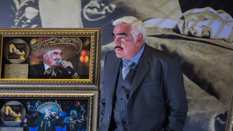 Vicente Fernández/ (Photo credit should read HECTOR GUERRERO/AFP via Getty Images)