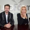 Laura Bozzo firma contrato con la cadena Radio Fórmula en 2013 | Mezcalent