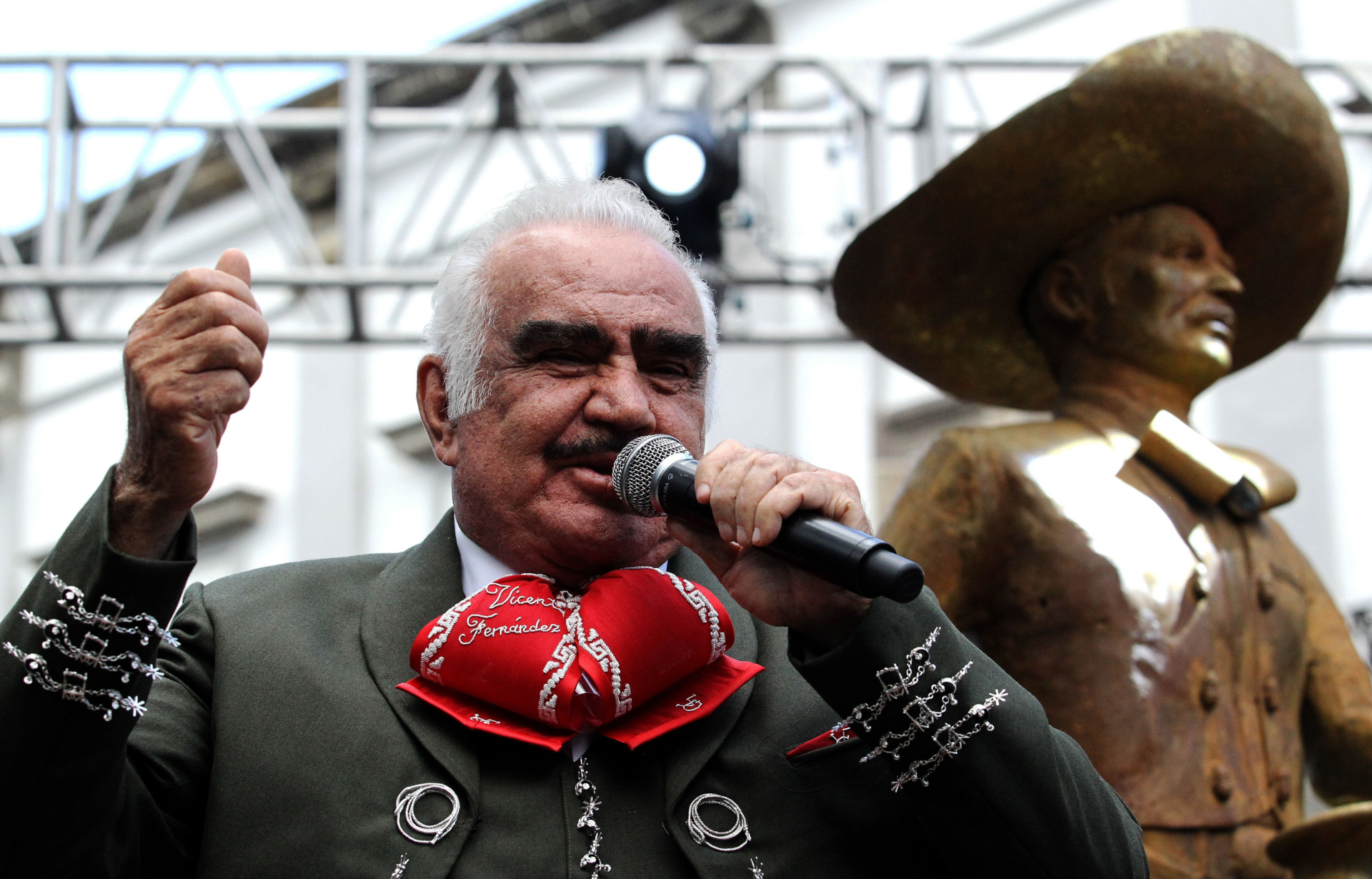 Vicente Fernández | Ulises Ruiz/Getty Images