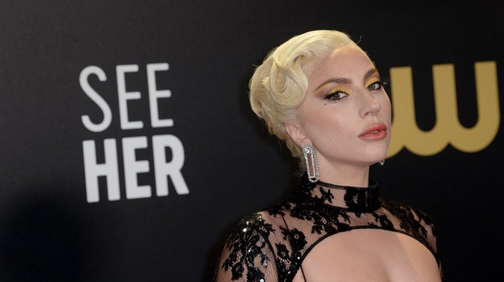 Lady Gaga en los Critics Choice Awards