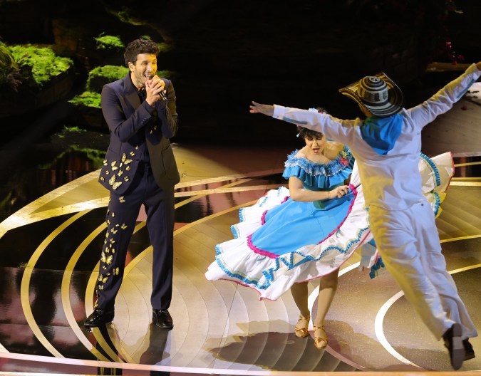 Sebastian Yatra en los Premios Oscar 2022