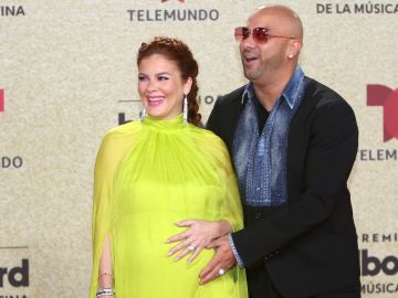 Wisin y su esposa Yomaira Ortiz