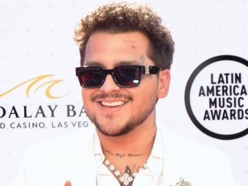 Christian Nodal en los Latin AMAs 2022
