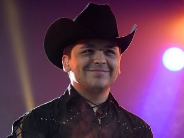 Christian Nodal en Premios Juventud 2019