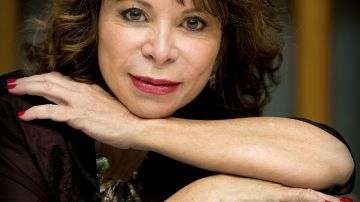 Isabel Allende es una escritora chilena