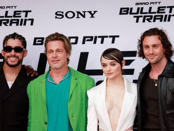 Aaron, Joey King, Brad Pitt y Bad Bunny en la alfombra roja de Bullet Train