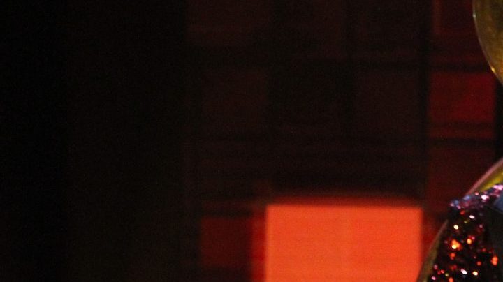 Larry Hernández, cantante