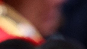 El príncipe Andrés caminando detrás del ataúd de su madre, la reina Isabel II.