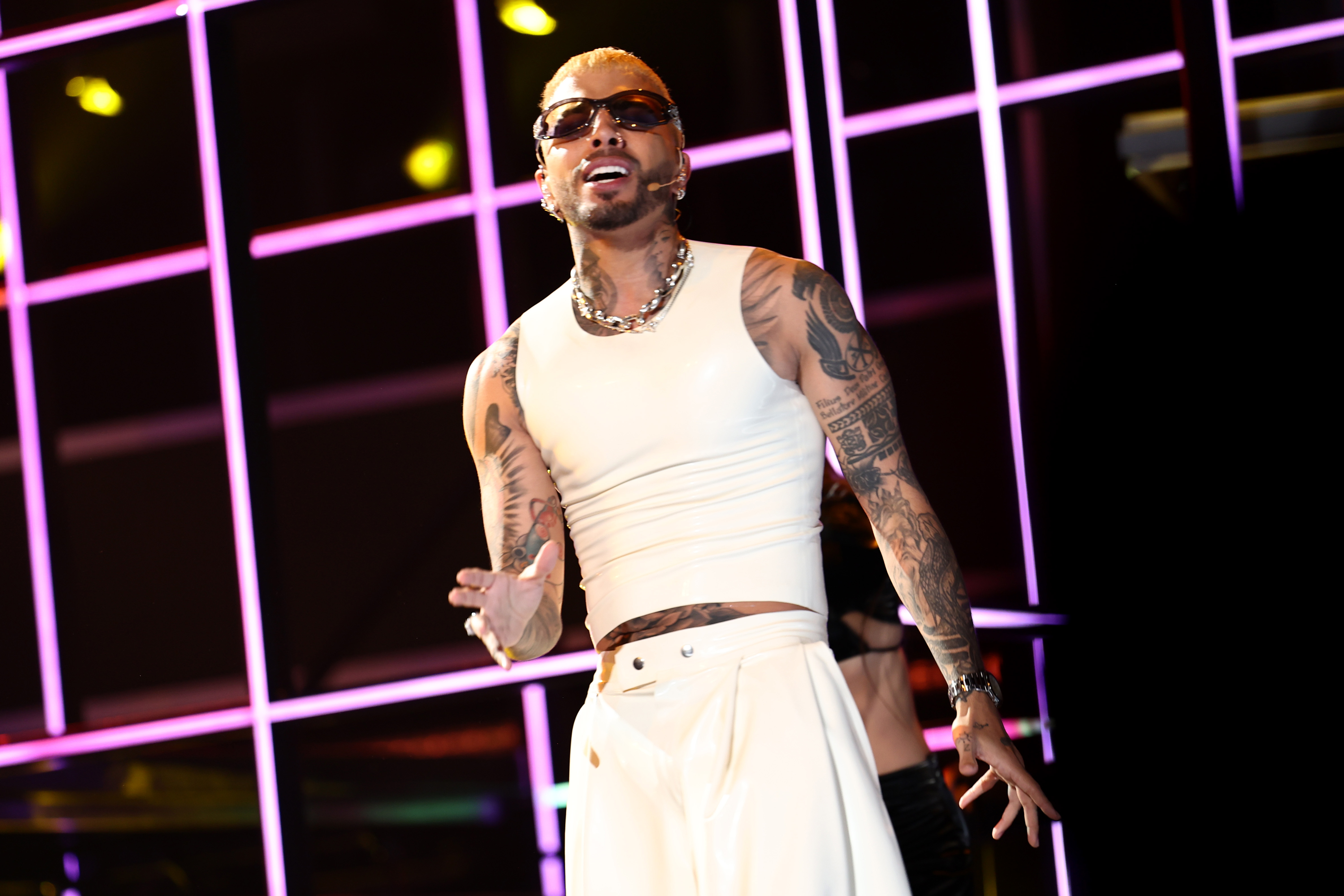 Rauw Alejandro donó dinero e insumos a los afectados por el huracán