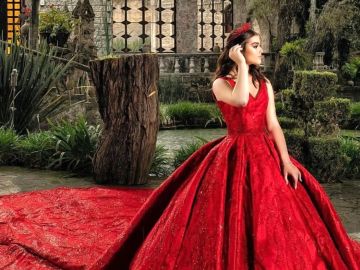 Tres vestidos, Grupo Firme y costosos regalos: detalles de la fiesta de quince  años de la hija de Canelo Álvarez - La Vibra