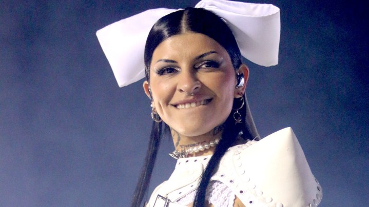 Cazzu durante su concierto en el Luna Park de Buenos Aires.