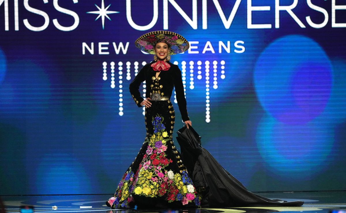 Miss México se luce con su traje típico en la preliminar del Miss