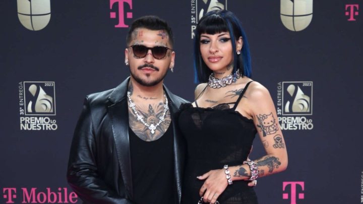 Christian Nodal y Cazzu en Premio Lo Nuestro 2023.