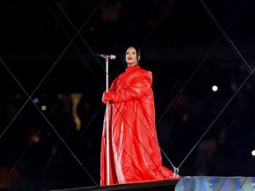 Rihanna | (Photo by Mike Coppola/Getty Images)
