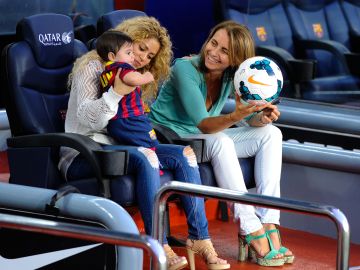 Shakira, Milan y Monserrat Bernabeu | (Photo by David Ramos/Getty Images)
