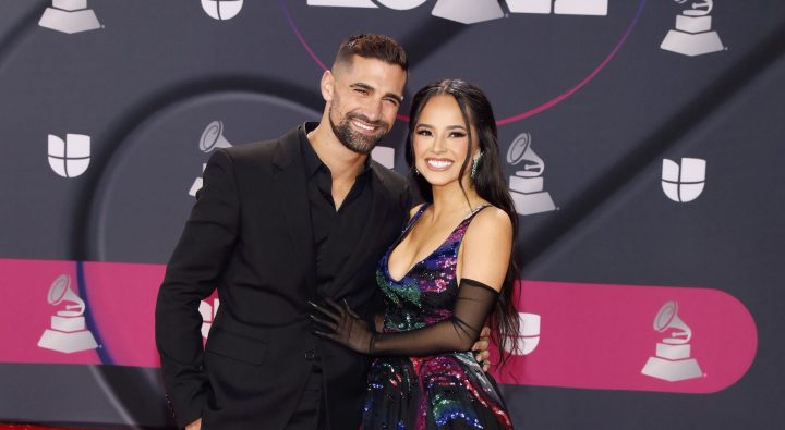 Becky G y su novio, Sebastián Lletget.