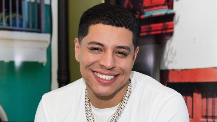 Eduin Caz, vocalista de Grupo Firme.