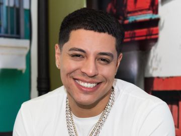 Eduin Caz, vocalista de Grupo Firme.