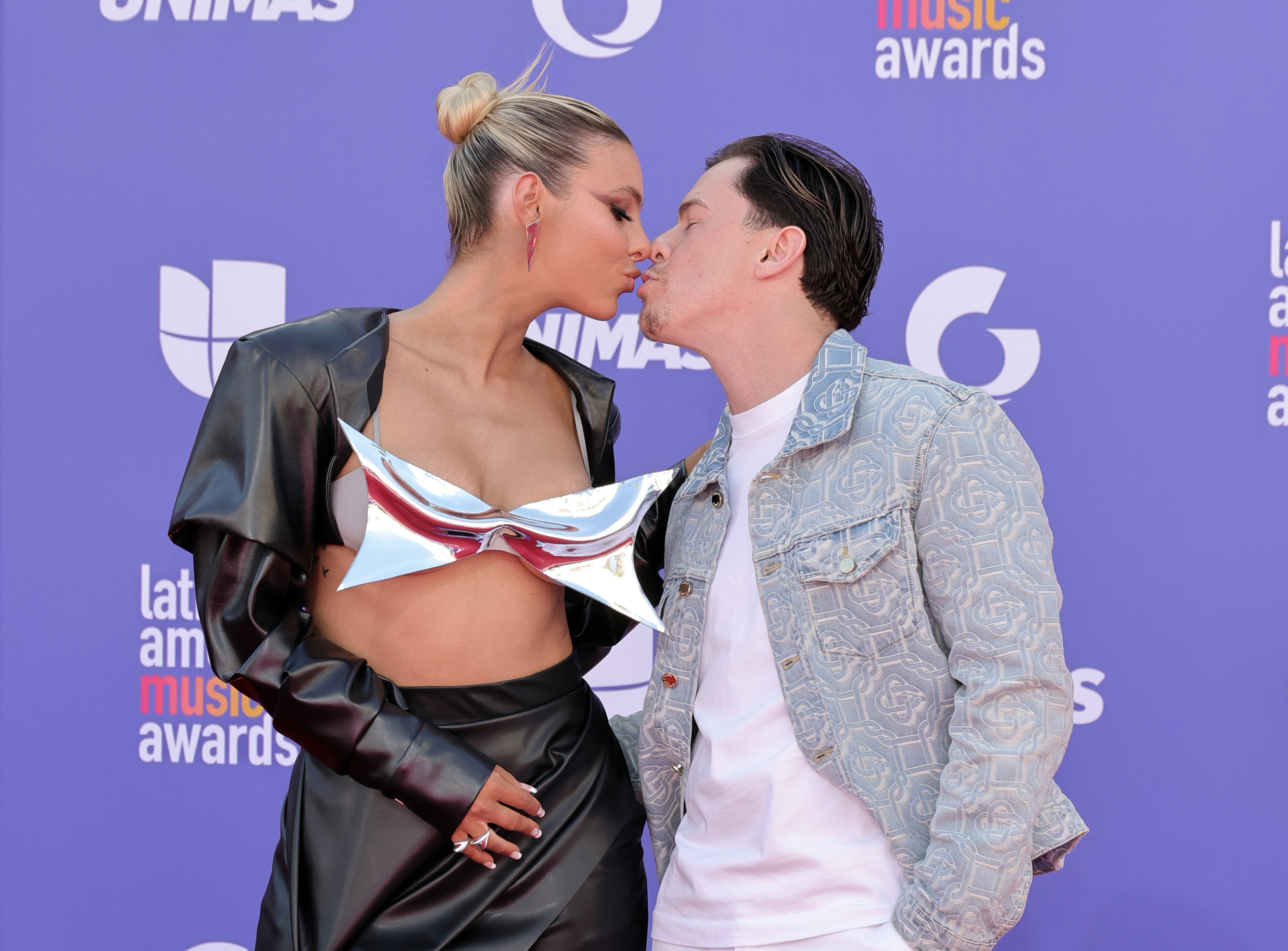 LAS VEGAS, NEVADA - APRIL 20: (L-R) Lele Pons and Guaynaa attend the 2023 Latin American Music Awards at MGM Grand Garden Arena on April 20, 2023 in Las Vegas, Nevada. (Photo by Ethan Miller/Getty Images)