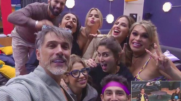 Elenco de 'La Casa de los Famosos'.