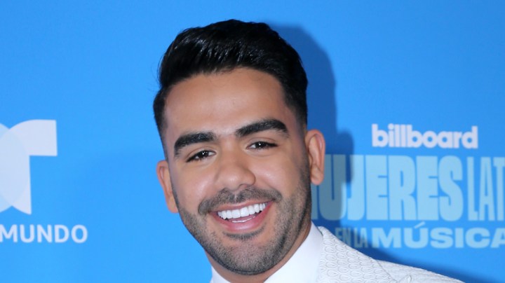 Carlos Adyan, presentador puertorriqueño de televisión.