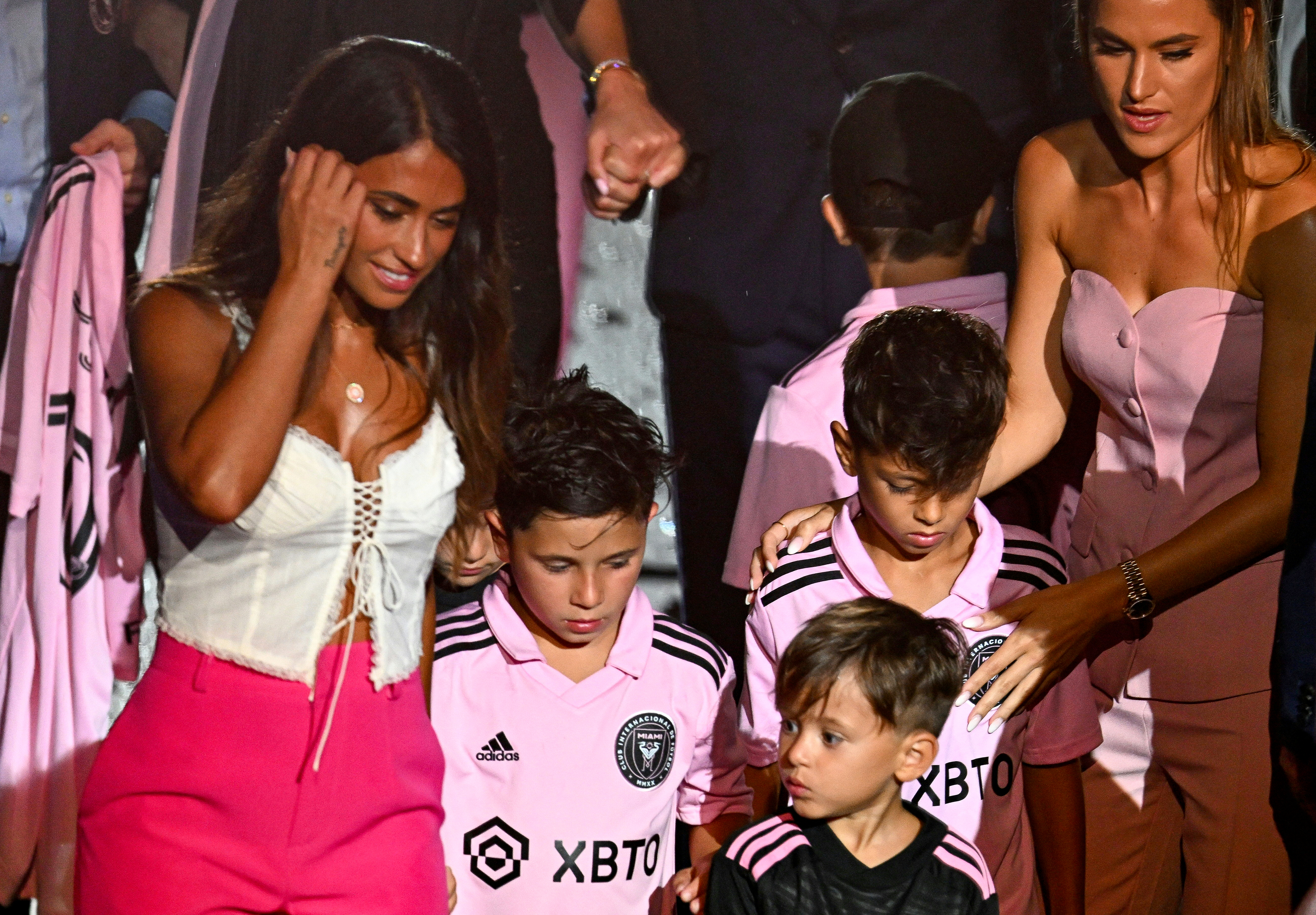 Antonela Roccuzzo en la presentación de Lionel Messi en el Inter de Miami.