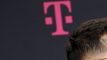 Christian Nodal y Cazzu están cerca de convertirse en padres de una niña