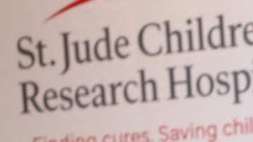 Carlos Adyan es uno de los conductores de 'En Casa con Telemundo'.