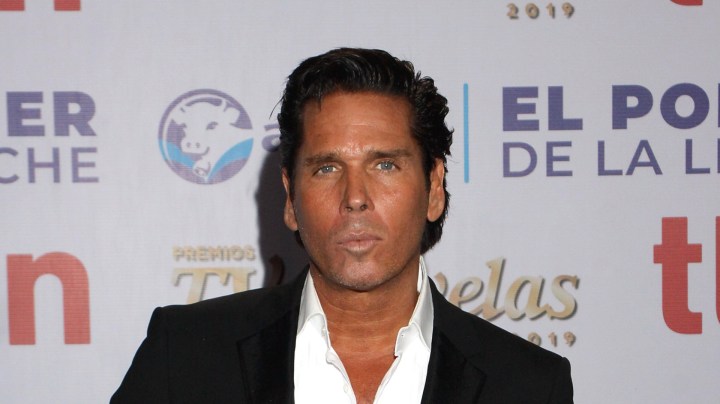 Roberto Palazuelos conduce junto a Karina Banda el 'Hotel VIP'.