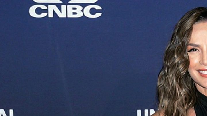 Carmen Villalobos deleita a sus seguidores