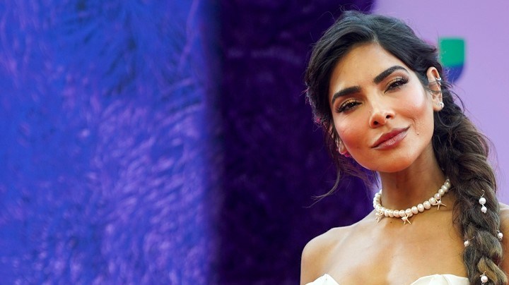 Alejandra Espinoza vivió un romántico momento con su esposo en su aniversario