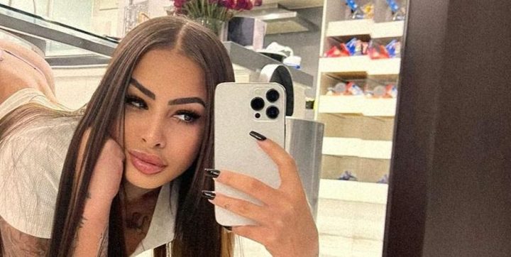 Yalin La Más Viral presenta a su hija ante el público