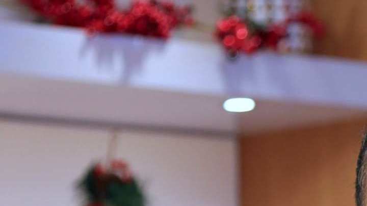 Carlos Calderón, presentador de televisión.