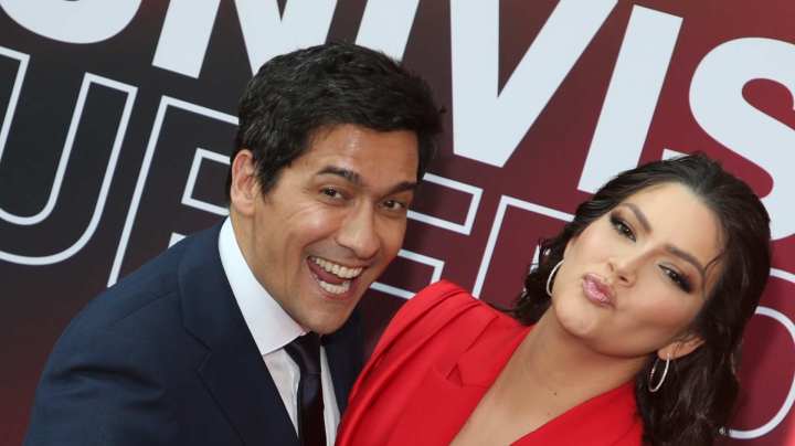 Rafael Araneda y Ana Patricia Gámez, presentadores de 'Enamorándonos USA'.