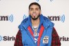 Anuel AA fue sorprendido por un seguidor después del concierto