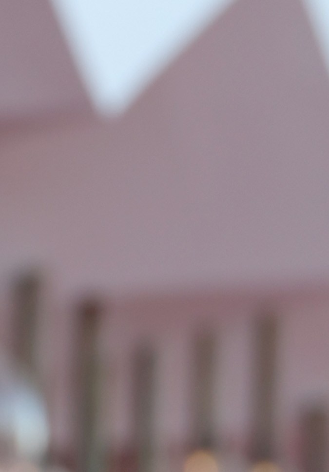 Georgina Rodríguez deslumbra en Venecia con un vestido rojo de atrevido escote