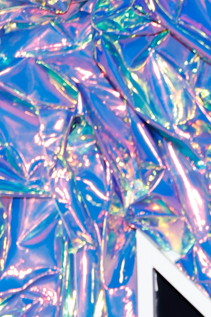 Karol G lució un arriesgado vestido de transparencias poco antes de su presentacion en los MTV VMAs 2023.