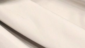 Karol G impresiona con su look en París.