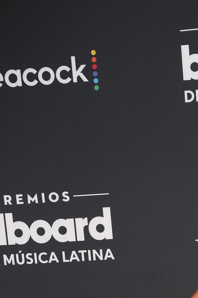 Jacky Bracamontes lució como toda una princesa en la ceremonia pasada de los Premios Billboard latinos