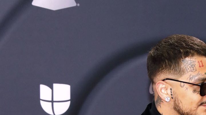 Christian Nodal y Cazzu comparten fotos de su bebé