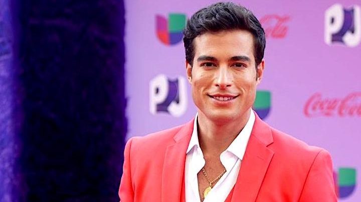 Danilo Carrera está feliz de trabajar con Telemundo