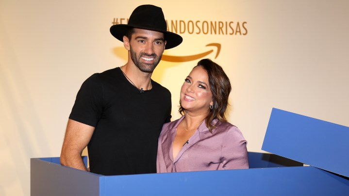 Hija de Adamari López y Toni Costa, sorprende con su talento para el fútbol.