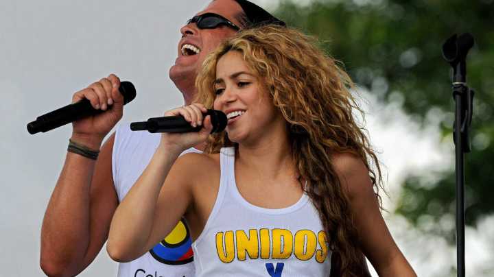 Carlos Vives y Shakira, cantantes colombianos.