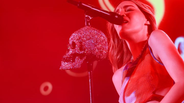 Belinda se corona como la reina de Halloween por sus escalofriantes disfraces.