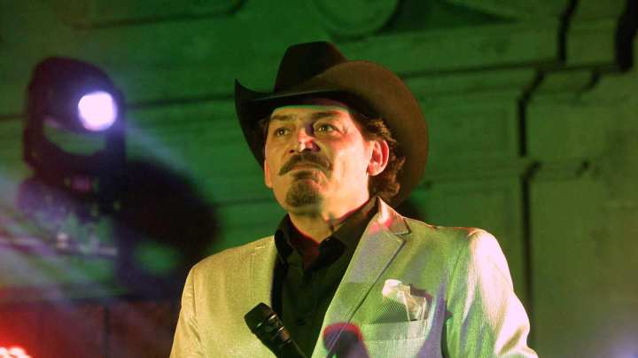 José Manuel Figueroa, cantante.