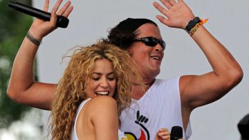 Shakira y Carlos Vives en el 2008.
